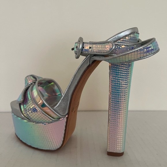 Alexandre Birman Clarita Metallic Leather Platform Sandals - Picture 10 of 15